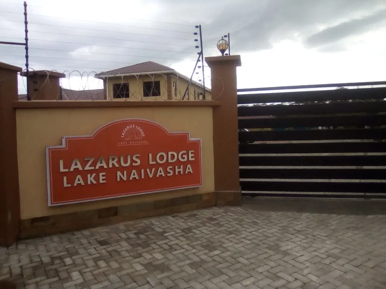 photo of entrance lake naivasha lazurus lodge